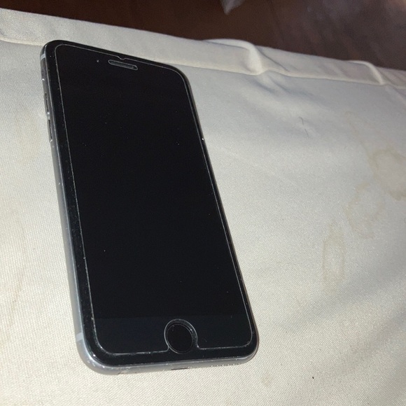 I’m selling a iPhone 6s the color of the iPhone is space gray